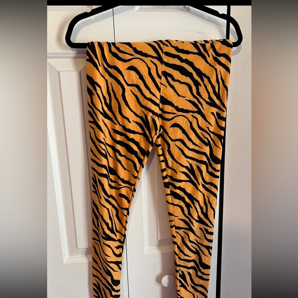 Lularoe One Size Tiger Leggings